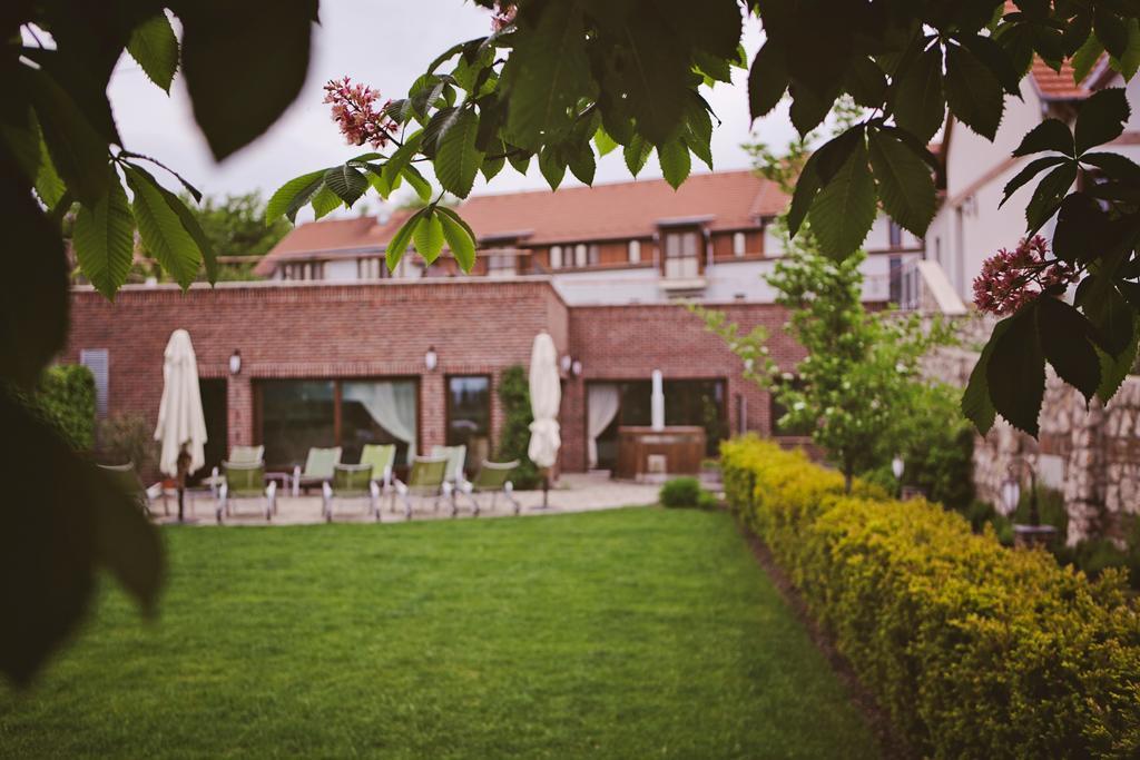Crocus Gere Bor Hotel Resort & Wine Spa Villány Exterior foto
