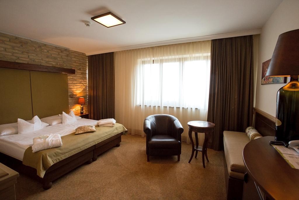 Crocus Gere Bor Hotel Resort & Wine Spa Villány Quarto foto